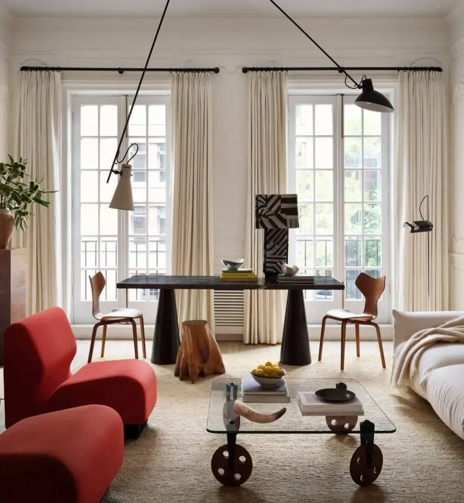 A Paris-Inspired Pied-à-Terre: Methods of Assembly Transforms a West Chelsea Apartment