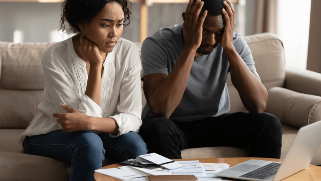 Survey: 17% of Americans Say Credit Card Debt is a Dating Dealbreaker