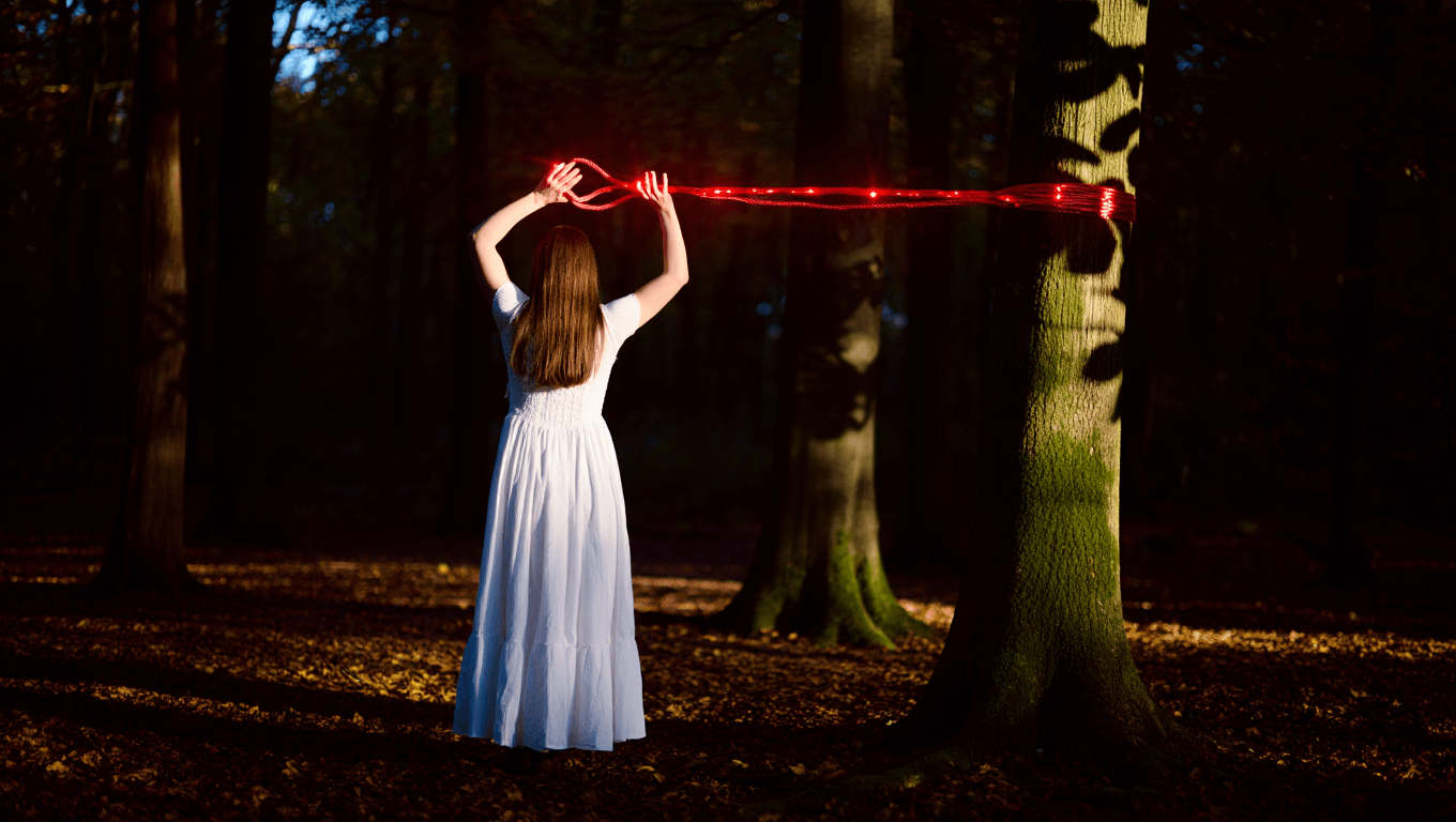 Break Free Of Toxic People With This "Cord-Cutting" Exercise For Strength
