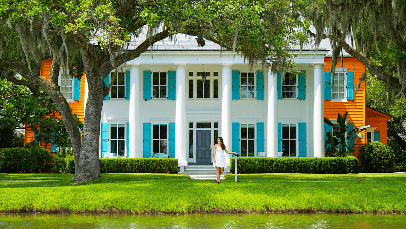 This Charleston Home Combines Classic Southern Charm With Groovy '70s Flair